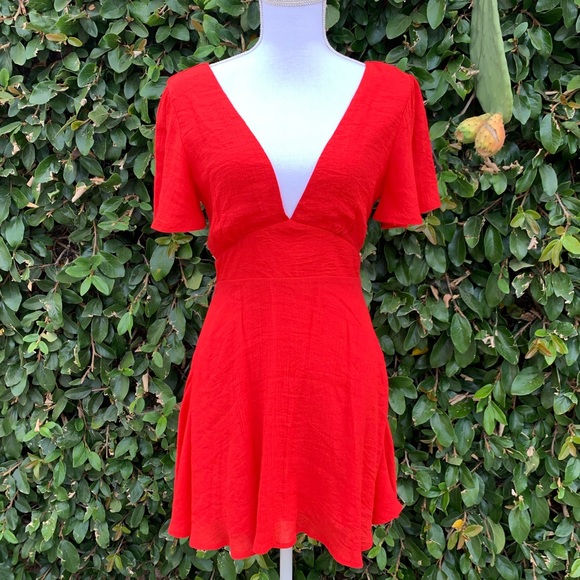 Blue Blush Dresses & Skirts - NWT Blue Blush Short Red Dress with Short Sleeves